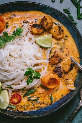  Khao Soi - Czy gotowe jesteś na eksplozję smaków w kremowym curry z ciągnącą się nutą kokosową?