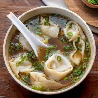  Wonton Suizhou - Czy Znasz Smak Delikatnej Zupy z Pysznymi Pierogami?